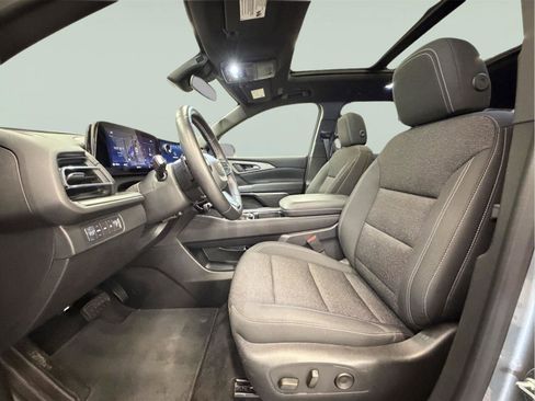 Used 2025 Chevrolet Traverse LT w/ Sun and Wheel Package AWD/4WD image 23