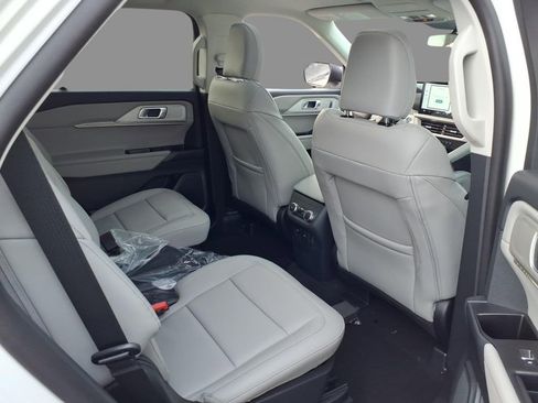 New 2026 Ford Explorer Active w/ Active Comfort Package image 10