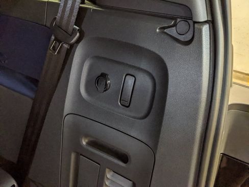 New 2025 Volkswagen ID. Buzz Pro S image 28