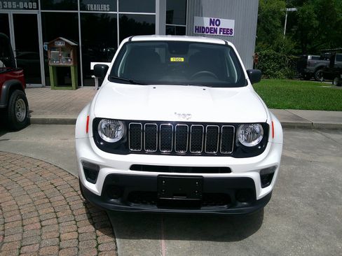 Used 2023 Jeep Renegade Latitude image 6