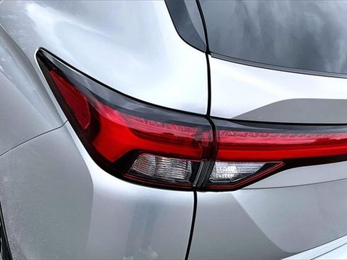 Used 2024 Mitsubishi Outlander SEL image 22