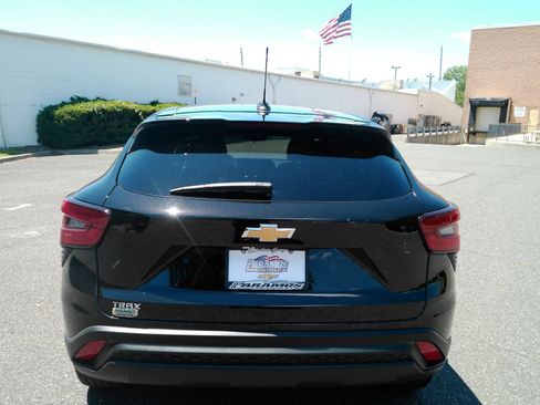 Certified 2024 Chevrolet Trax LS w/ LS Convenience Package FWD image 22