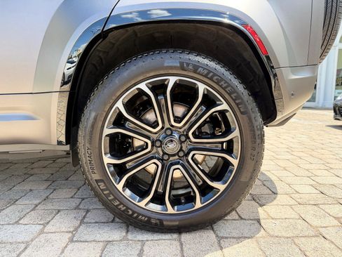 Used 2025 Land Rover Defender 110 AWD/4WD image 47