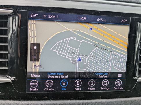 Used 2020 Chrysler Pacifica Touring-L Plus image 8