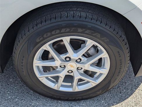 Used 2024 Chevrolet Equinox LT AWD/4WD image 10