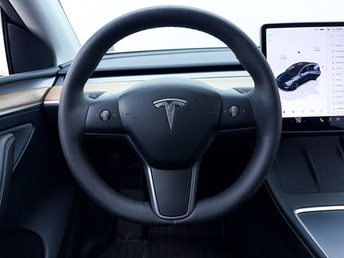 Used 2024 Tesla Model Y Long Range image 27