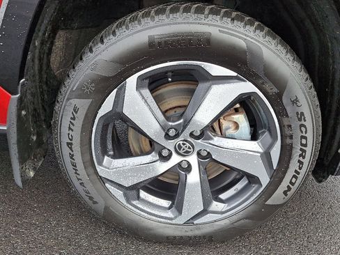 Used 2021 Toyota RAV4 SE image 9