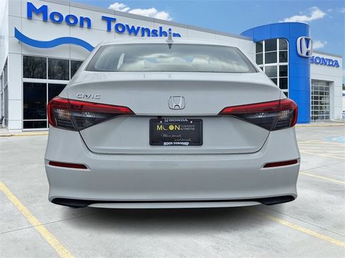 Used 2023 Honda Civic EX image 5