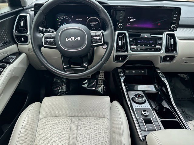 Used 2023 Kia Sorento EX w/ Panoramic Sunroof Package FWD image 19