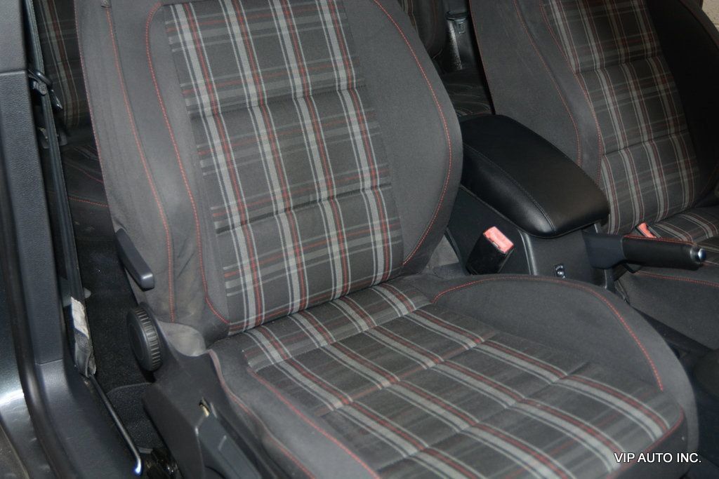 Used 2011 Volkswagen GTI 2-Door FWD image 18