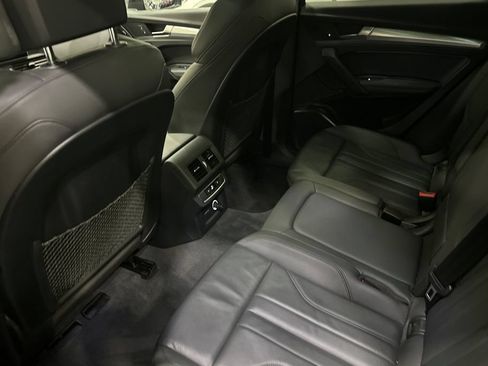 Used 2020 Audi Q5 2.0T Titanium Premium Plus w/ Premium Plus Package AWD/4WD image 13