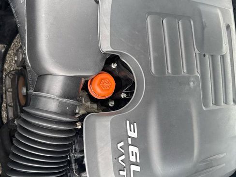 Used 2018 Chrysler 300 S RWD image 23