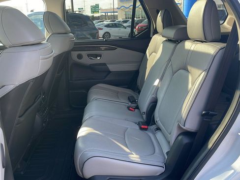 Used 2025 Honda Pilot Elite image 28