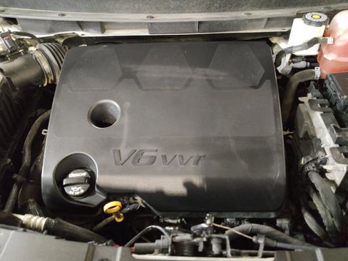 Used 2021 Jeep Cherokee Latitude Plus FWD image 30