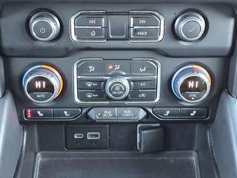 Used 2022 Chevrolet Suburban Z71 w/ Z71 Off-Road Package image 40