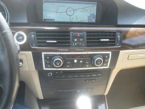 Used 2011 BMW 328i xDrive 328i xDrive AWD 4dr Sedan image 18