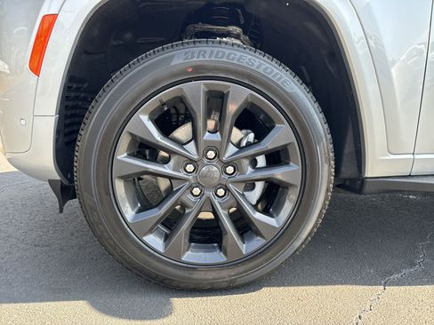 New 2026 Jeep Grand Cherokee Limited Reserve image 13