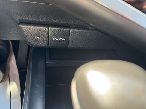 Used 2020 Toyota Camry SE image 29