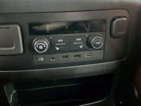 Used 2019 Chevrolet Tahoe Premier w/ Premier Plus Edition AWD/4WD image 32