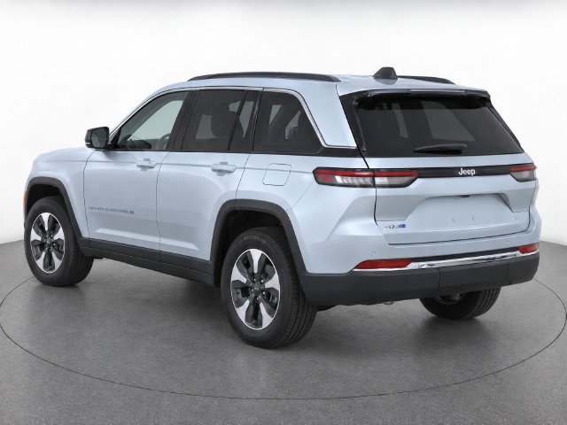 Used 2025 Jeep Grand Cherokee Limited 4xe AWD/4WD image 4