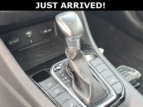 Used 2020 Hyundai Ioniq SEL image 15