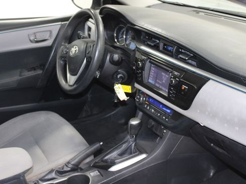 Used 2016 Toyota Corolla LE image 25