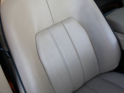 Used 2012 Land Rover Range Rover HSE image 14