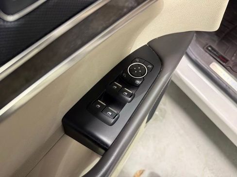 Used 2020 Lincoln Nautilus Reserve image 13