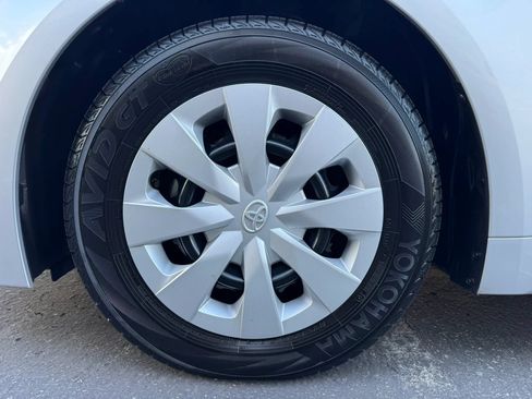 Used 2022 Toyota Corolla L FWD image 18