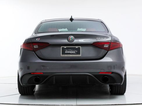 Used 2023 Alfa Romeo Giulia Veloce RWD image 4