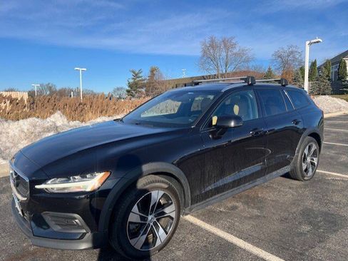 Used 2020 Volvo V60 T5 Cross Country w/ Protection Package Premier image 5