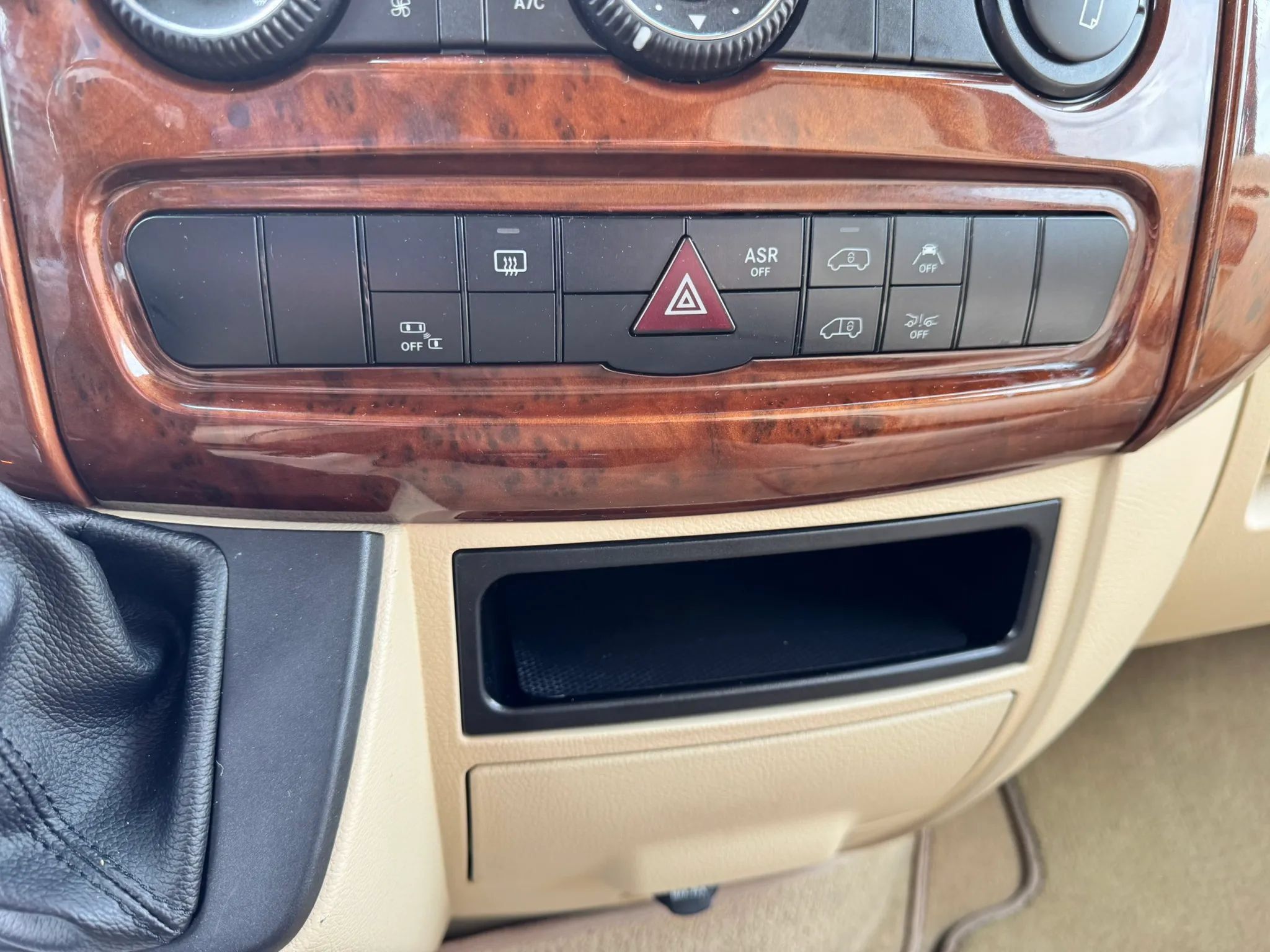 Used 2016 Mercedes-Benz Sprinter 2500 image 24
