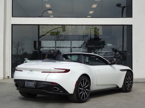 Used 2020 Aston Martin DB11 Volante image 7