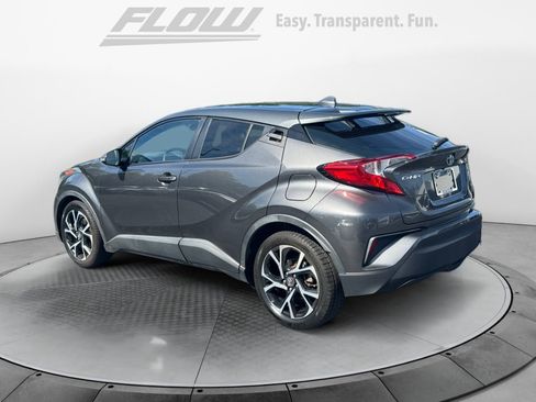 Used 2018 Toyota C-HR XLE FWD image 6