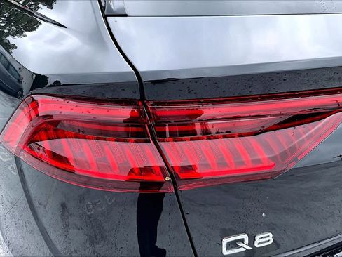 Used 2023 Audi Q8 Prestige AWD/4WD image 29
