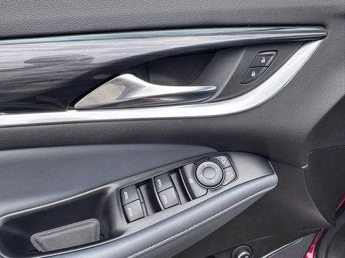 Used 2021 Buick Enclave Essence w/ Sound and Sites Package image 13