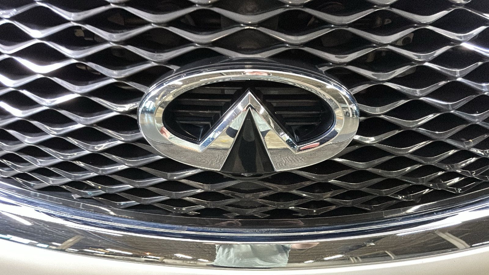 Used 2017 INFINITI QX80 4WD image 8