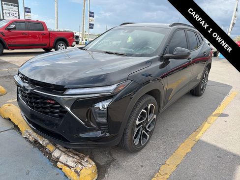 Used 2025 Chevrolet Trax RS image 7