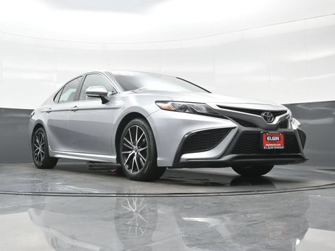 Used 2024 Toyota Camry SE FWD image 25