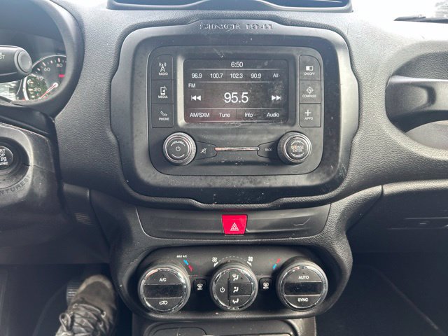 Used 2016 Jeep Renegade Latitude AWD/4WD image 11