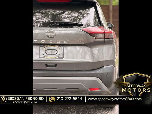 Used 2022 Nissan Rogue S FWD image 10