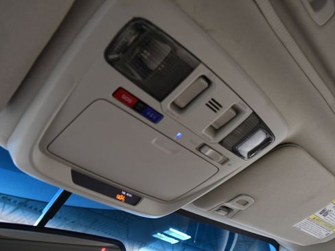 Used 2017 Subaru Outback 2.5i Premium image 33