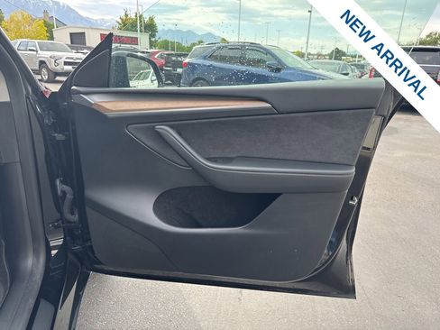 Used 2023 Tesla Model Y Long Range AWD/4WD image 9