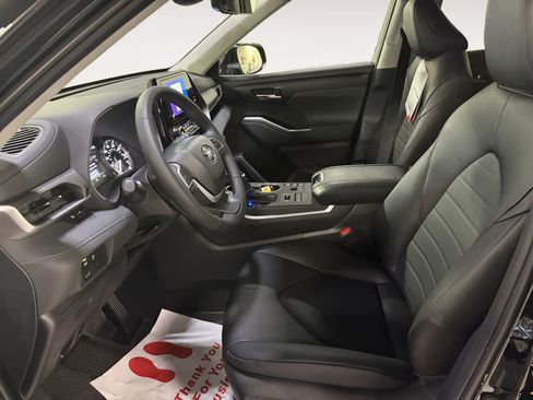 New 2026 Toyota Highlander XLE AWD/4WD image 11