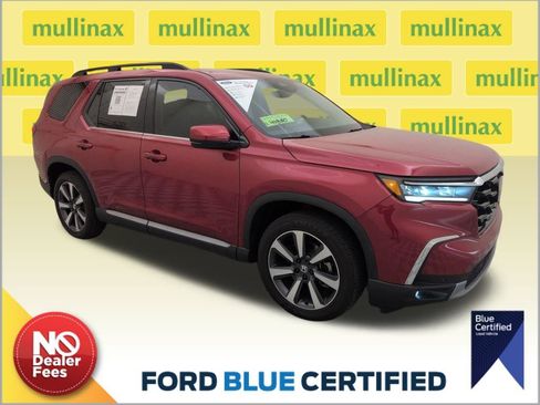 Used 2024 Honda Pilot Touring image 1