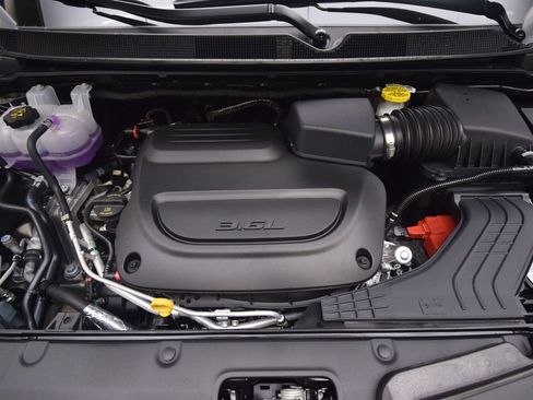 New 2027 Chrysler Pacifica Select AWD/4WD image 15