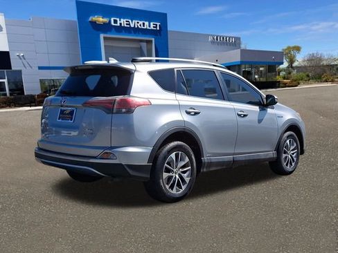 Used 2017 Toyota RAV4 XLE AWD/4WD image 25