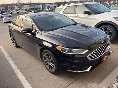 Used 2019 Ford Fusion SEL image 1