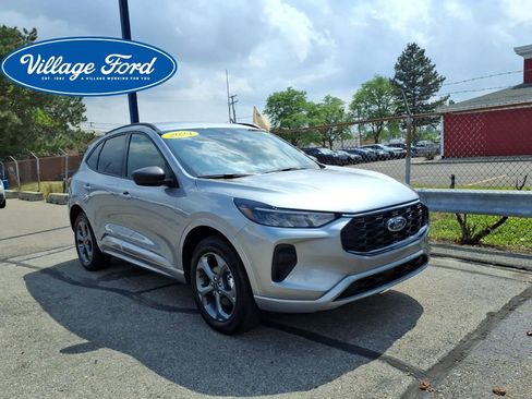 Used 2024 Ford Escape ST-Line w/ Tech Pack #1 AWD/4WD image 4