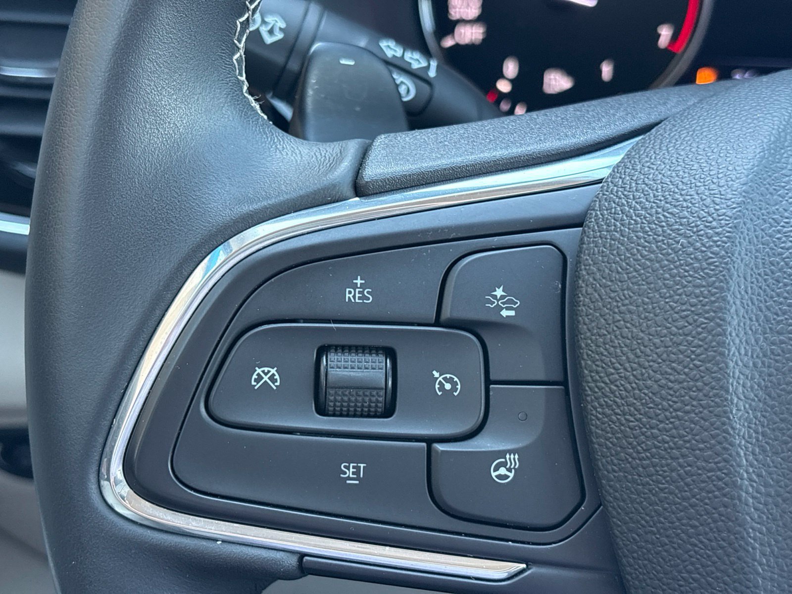 Used 2023 Buick Envision Avenir FWD image 34